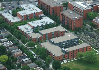 Square Benny, projet de condos, stationnement sous-terrain, 6 étages résidentiels, 159 000 Pc, 118 unités, Montréal.